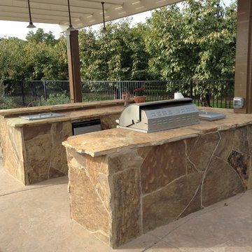 Lodi perimeter overflow pool
