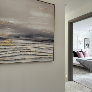 Contemporary 4-bedroom Flat with Crittall style Doors