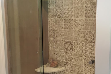 Bathroom - bathroom idea in New York