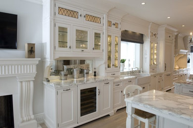 Traditional kitchen in Toronto.