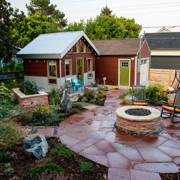 Charming Backyard Retreat and Garden
