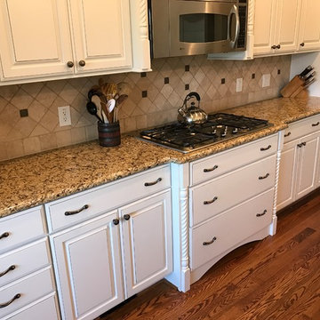 Kitchen with Pinstripe Glaze & Contrasting Island