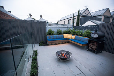 Photo of a small beach style patio in Melbourne.