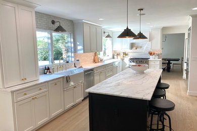 Example of a kitchen design in Sacramento