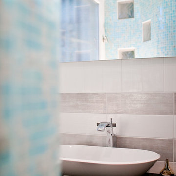 Salle de bain bleue