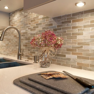 Lunada Bay Marbleized 1" x 4" glass backsplash