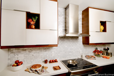 Example of a trendy kitchen design in Toronto