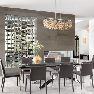 セントルイスの広いコンテンポラリースタイルのLDKの画像 (タイルの暖炉まわり、白い壁、両方向型暖炉、白い床)