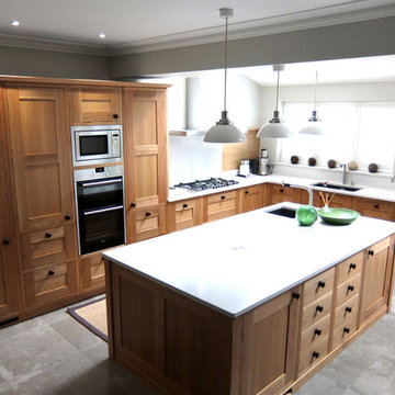 East London In-Frame Oak Kitchen