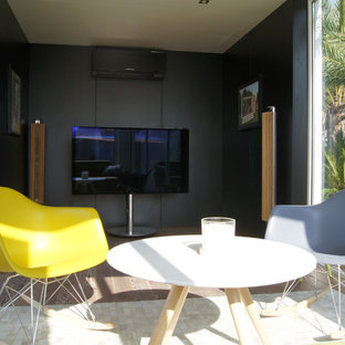 Example of a trendy home theater design in Montpellier