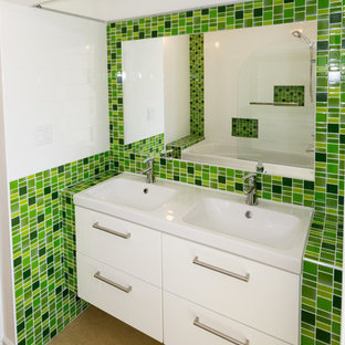 Grüne Bäder mit Fliesen aus Glasscheiben Ideen, Design & Bilder