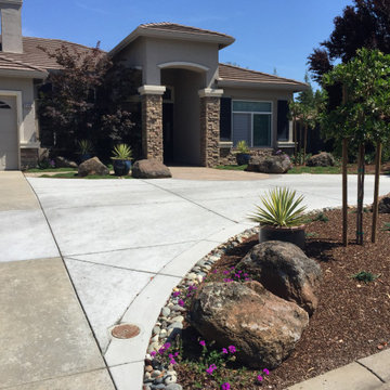 Roseville Circular Driveway & Landscape