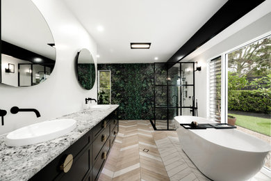 Design ideas for a contemporary bathroom in Sunshine Coast.