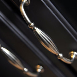 Decorative Hardware - Cabinet And Drawer Handle Pulls