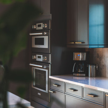 Dark Kitchen