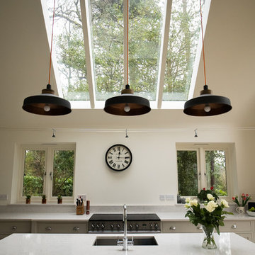 Beautiful, light and spacious Shaker kitchen in Farnham