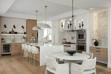 Transitional kitchen photo in Vancouver