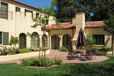 Example of a tuscan patio design in San Francisco