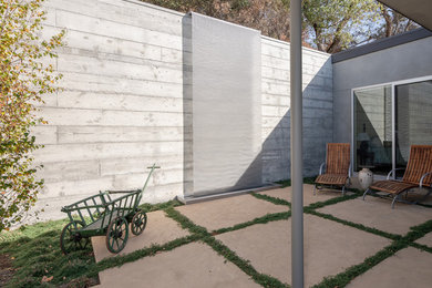 Inspiration for a mid-sized contemporary entryway remodel in San Francisco