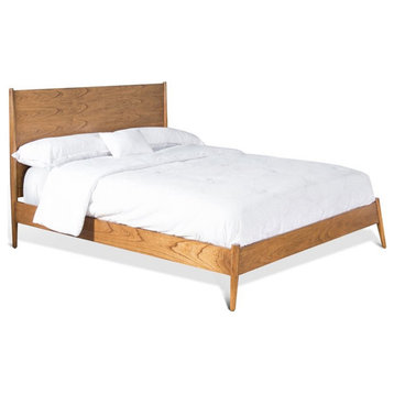Sunny Designs American Modern Wood Queen Panel Bed in Cinnamon
