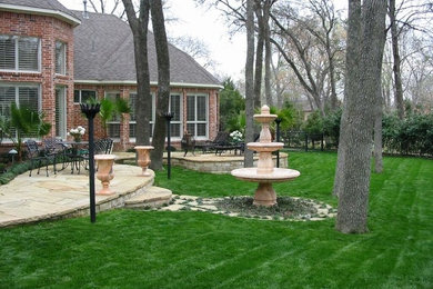 Photo of a modern landscaping in Dallas.