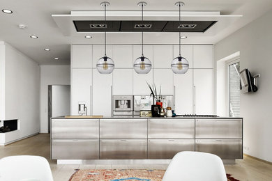 Inspiration for a modern kitchen remodel in Portland