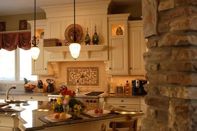 Elegant kitchen photo in Detroit
