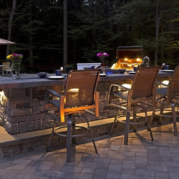 Outdoor Kitchen w/ Cast Veneer Stone