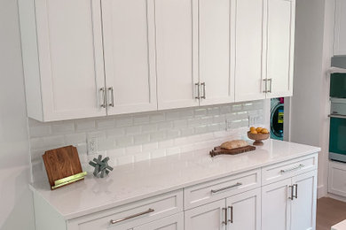 Example of a cottage home design design in Boston