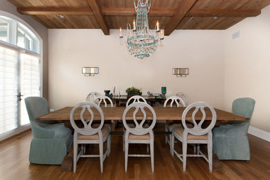 Dining room - dining room idea in Chicago