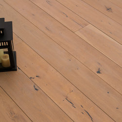 Ch&acirc;teau Capri (Reactive Stained, European Oak) - 床材