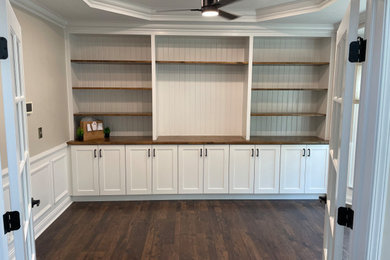 Home office - modern home office idea in Columbus