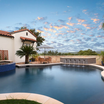 Geometric Pool with Negative Edge Spa
