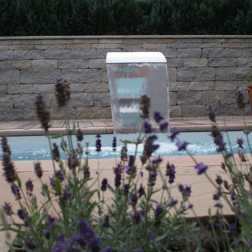 Loungepool mit mediterranem Ambiente