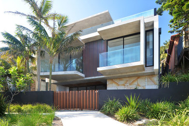 Inspiration for a contemporary house exterior in Sydney.