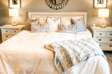Bedroom - traditional bedroom idea in Minneapolis