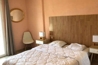 Aménagement d'une chambre méditerranéenne.
