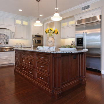 Traditional Refined Kitchen - Coto de Caza