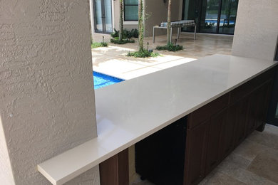 How does Canvas MSI Quartz look with dark cabinets?