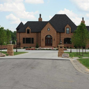 Custom Homes By : S & S Fine Homes, Ltd.