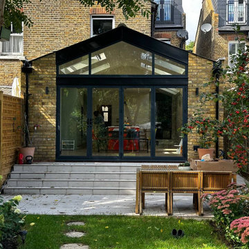 Modern Rear House Extension in London with Open-Plan Kitchen & Garden Views