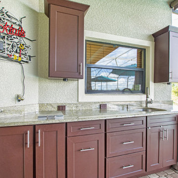 Traditional Style Summer Kitchen and Dining Area