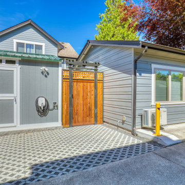 Backyard Cottage Studio in Queen Anne