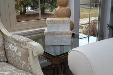 Example of a classic home design design in Milwaukee