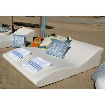 White Modern Cushioned Outdoor Chaise Lounge