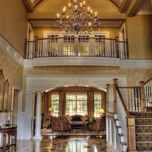 Chandelier/Foyer