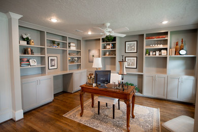 Inspiration for a timeless home office remodel in Houston