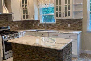 Example of a classic kitchen design in New York