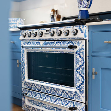 Italian-Inspired In-Frame Shaker Kitchen