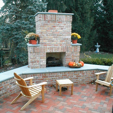 Custom Outdoor Fireplaces